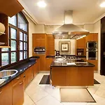 Family In With Mountain View בית נופש