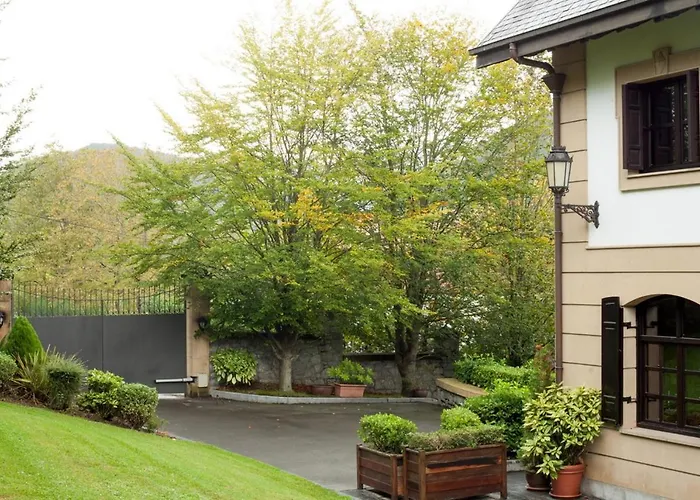 Family In With Mountain View Ferienhaus