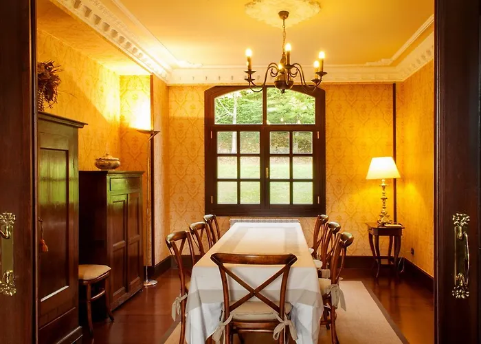 Family In With Mountain View *